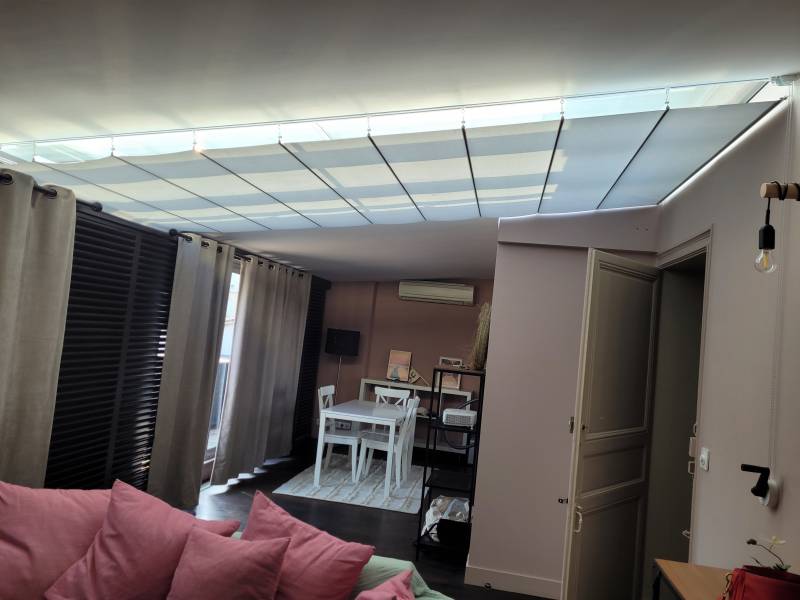 Pose de store isolant pour toiture de véranda et puits de lumière en Gironde