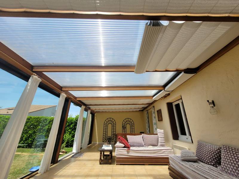 Pose en Gironde de stores de qualité et efficace pour lutter contre la chaleur dans votre véranda et limiter les déperditions de chaleur