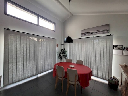 Notre zone d'activité pour ce service Tarifs accessibles pour store californien à bandes orientables sur grande baie vitrée avec protection solaire renforcée à